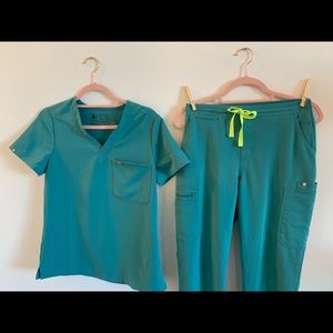FIGS SCRUBS SET - Teal